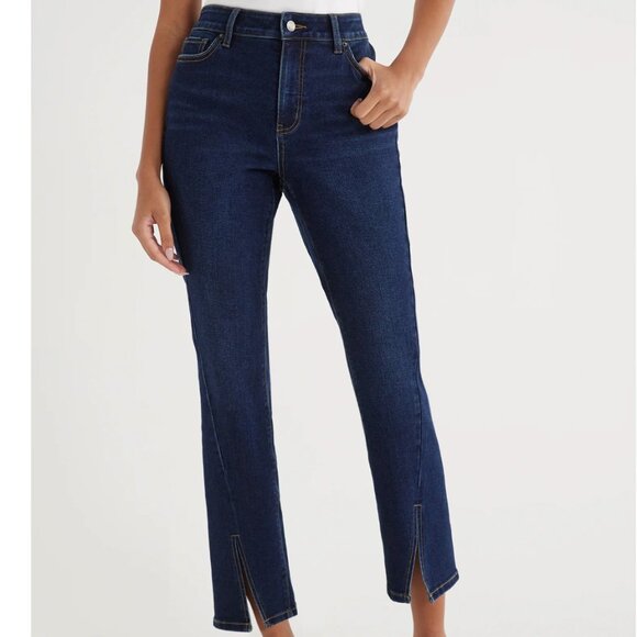 NWT Time and Tru Women's HIgh Rise Dark Wash Slit Hem Straight Leg Jeans, size 8 - Picture 1 of 7